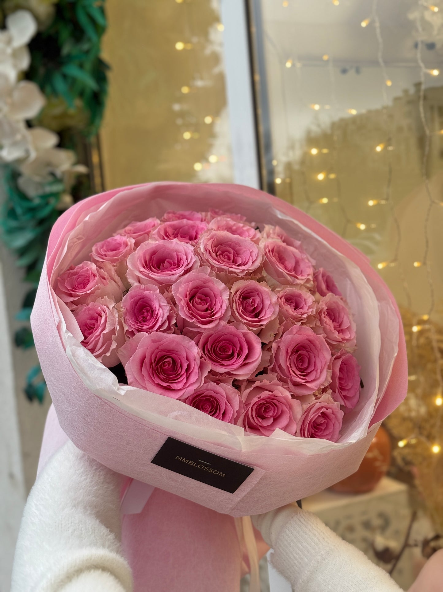 Bouquet of 25 Pink Roses (50 cm)